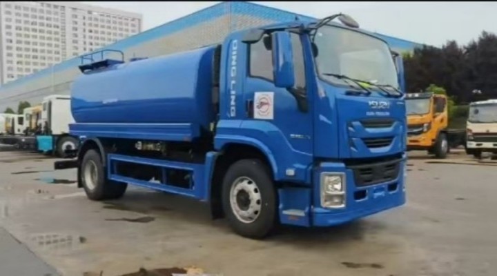 ISUZU GIGA 15,000-litro na trak ng tubig