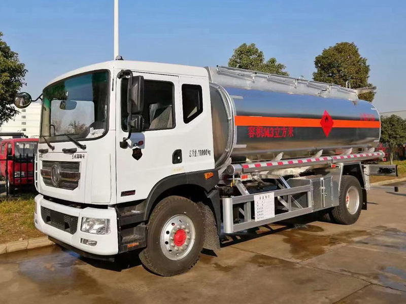 Tatlong Sitwasyon na Dapat Mong Malaman Kapag May Nakakagulat na Tunog sa Mga Unang Gulong ng Isang Tangke ng Langis Habang Nagmamaneho