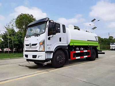 国六东风专底D1L洒水车