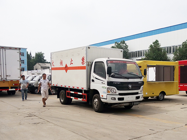 福田欧马可4.15米气瓶运输车